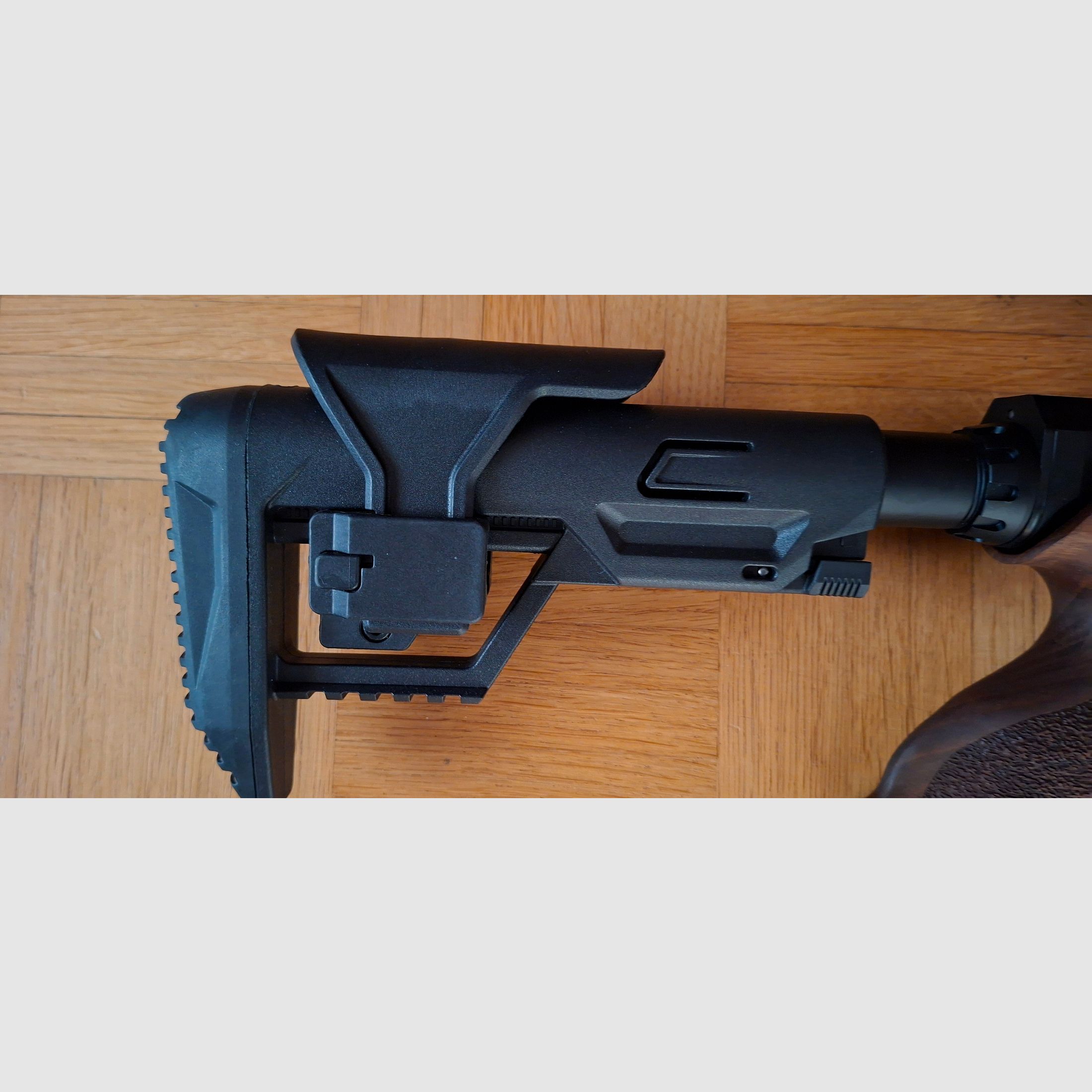 Reximex Tormenta W Lite PCP air rifle 4.5 mm (P18)