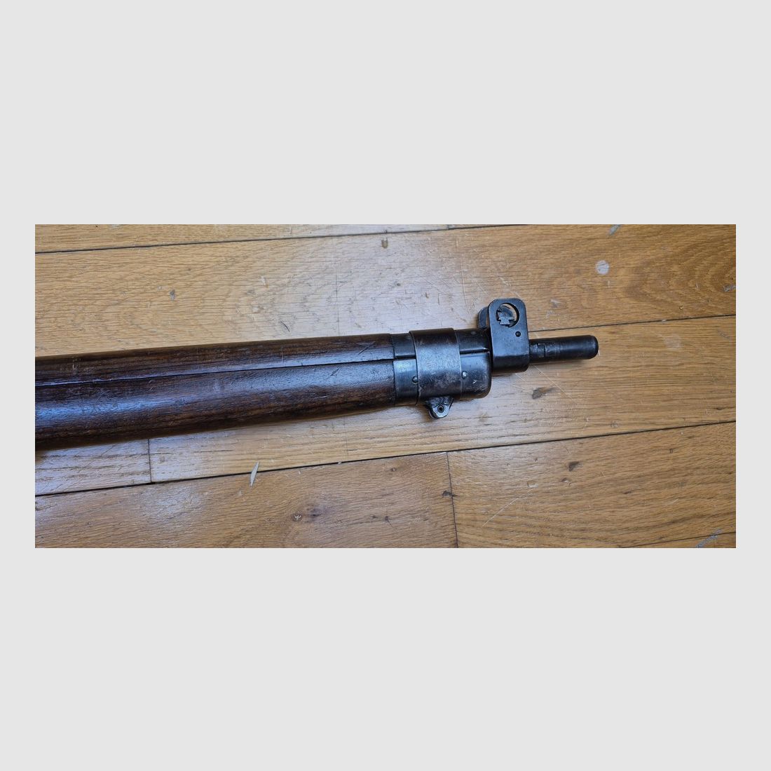 Gutes Gewehr Lee-Enfield N°4 MKI – Kal. .303 British – 10 Schuss – Arsenal von Fazakerley aus 1944 – Gute Mechanik – Schöne Hölzer und sehr guter Lauf – Gewehrriemen – TBE+, Bild 9 von 30