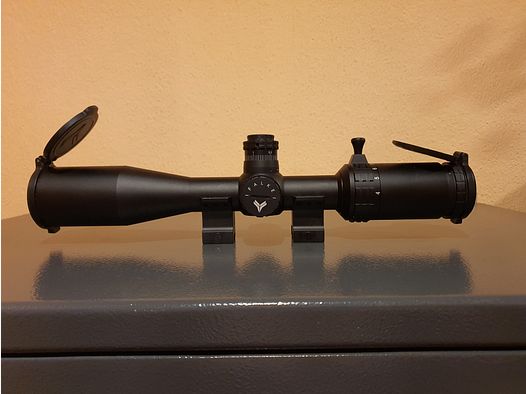 FALKE 4-16x44 TAC riflescope with 0.05 MRAD click adjustment, incl. case and accessories.