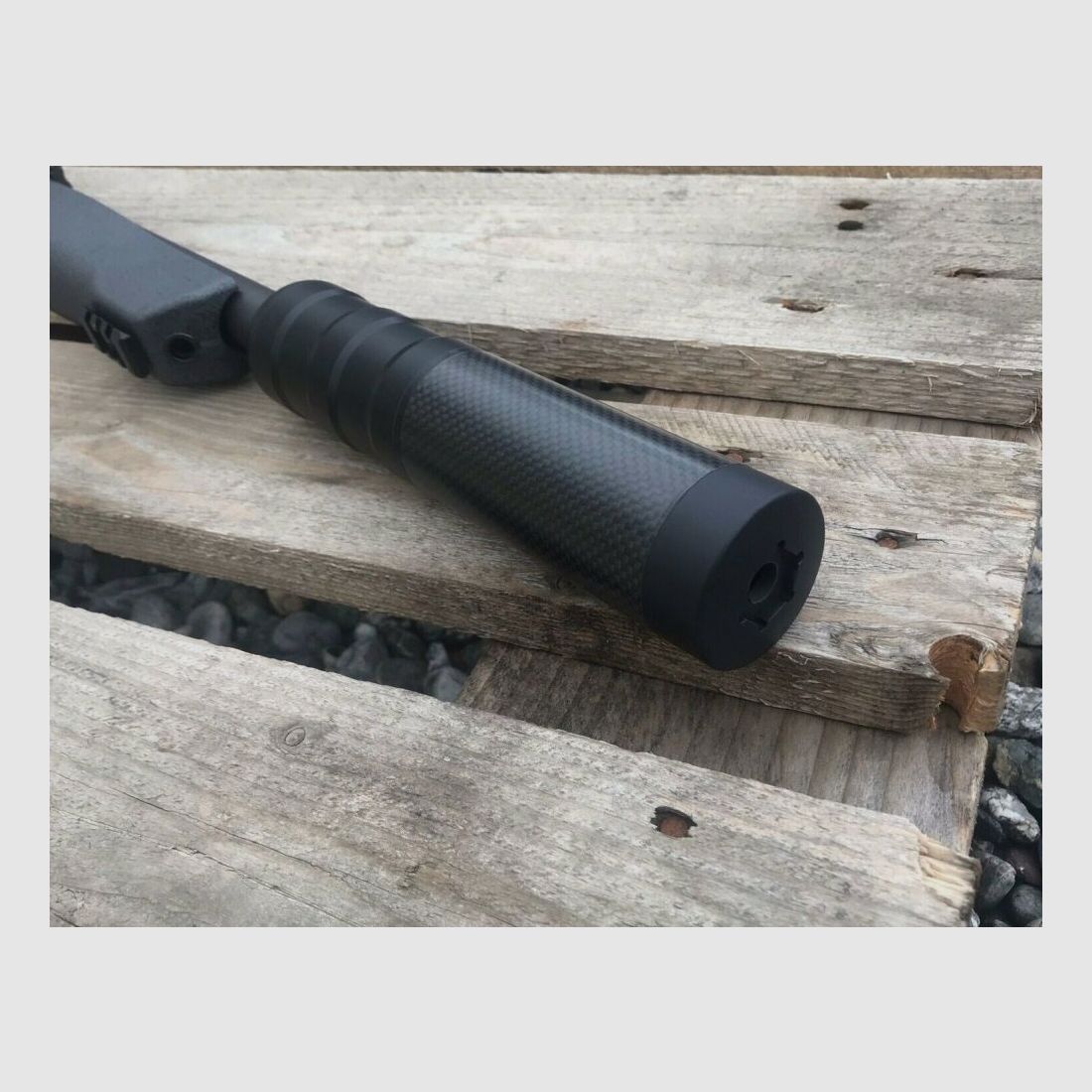 VOERE	 VOERE LBW-M mit VOERE Polymerschaft (Lochschaft) - Jagdlauf mit Integral Over-Barrel Schalldämpfer