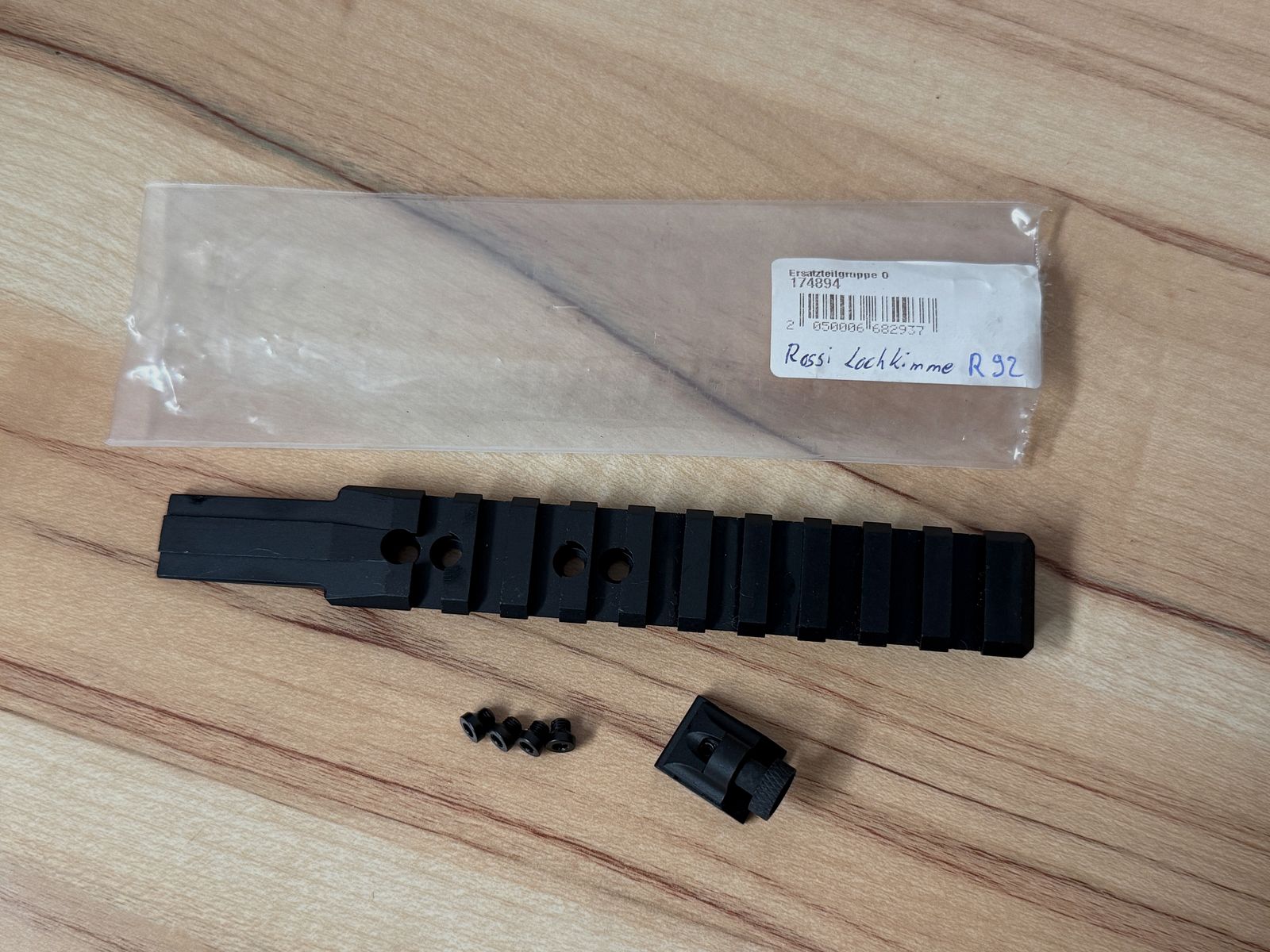 NIEUW! Gatachtervizier + Picatinny rail Rossi R92 Picatinny rail, afbeelding 2 van 3