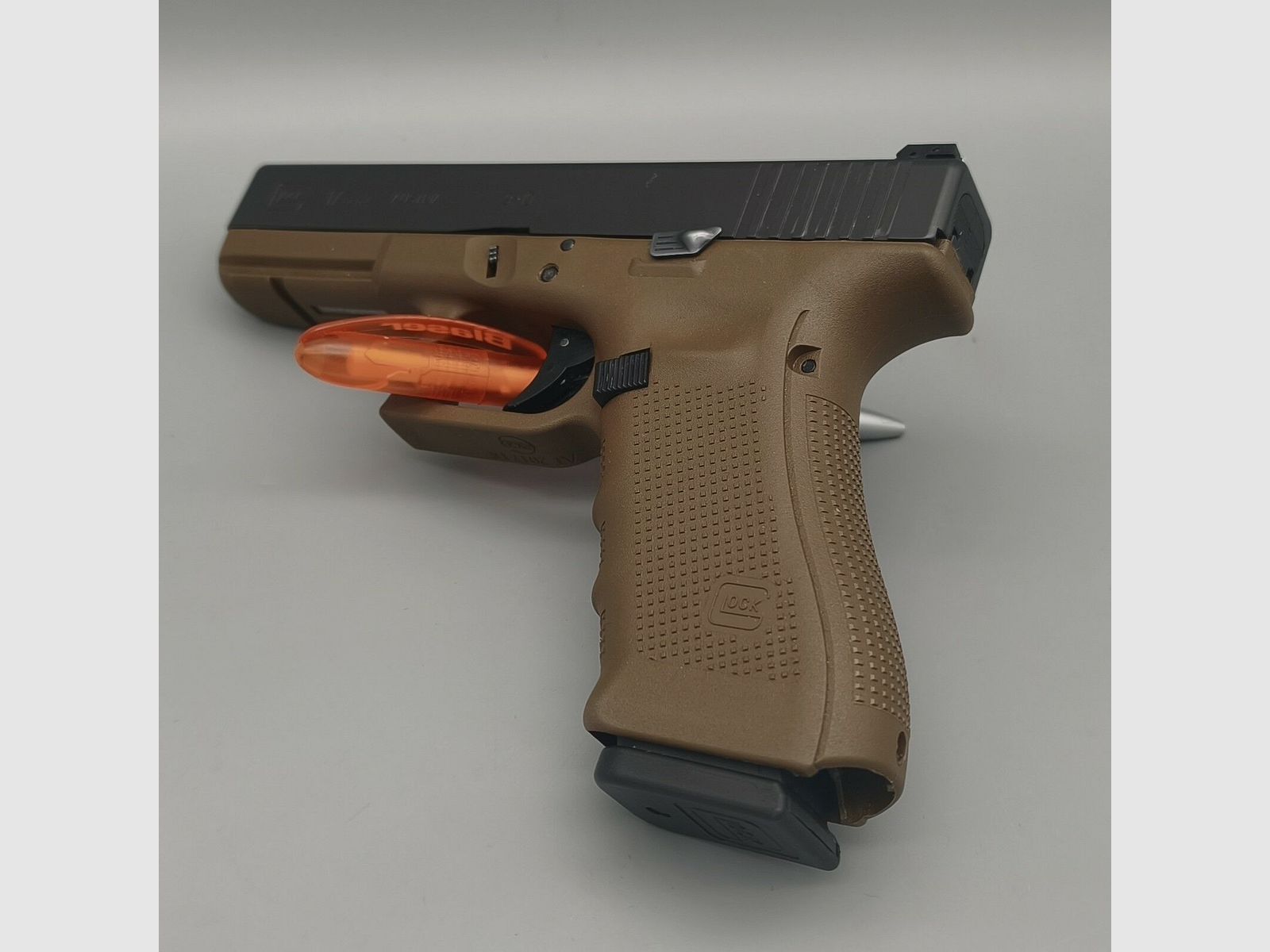 Glock 17 Gen4 Model Specjalny FDE również jako system wymienny! 9mm Luger
