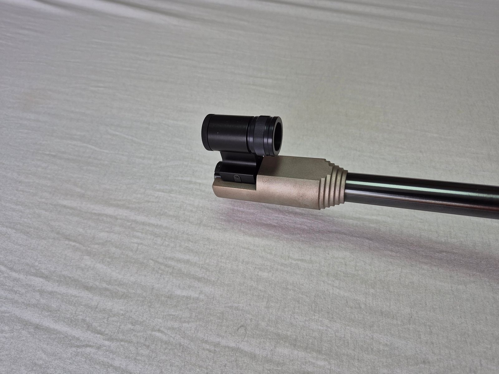 Feinwerkbau 601 omgebouwd voor liggende discipline