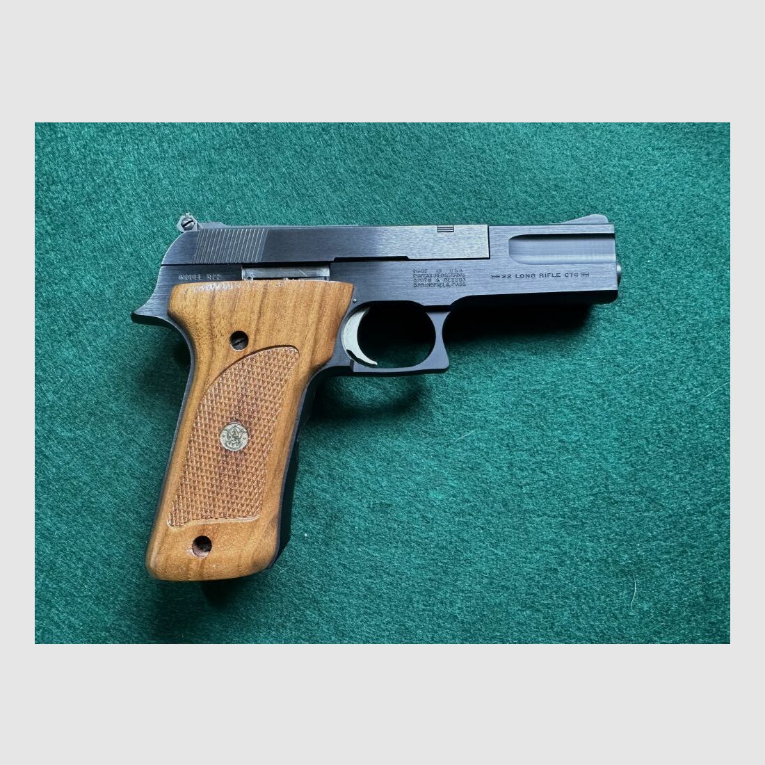 Smith & Wesson 422