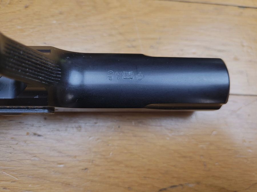Sehr schöner Pardini GT45 Pistol – 45 ACP – Top-Aluminium-Gehäuse – 13-Schuss-Doppelmagazin – Alle Bedienelemente für Links- und Rechtshänder – Niedrig zugänglicher Verschlussfang – Petter-Verriegelung – Schräger Schaft im Luger-Stil – Luxus und Sport – Neuwertig, Bild 10 von 20