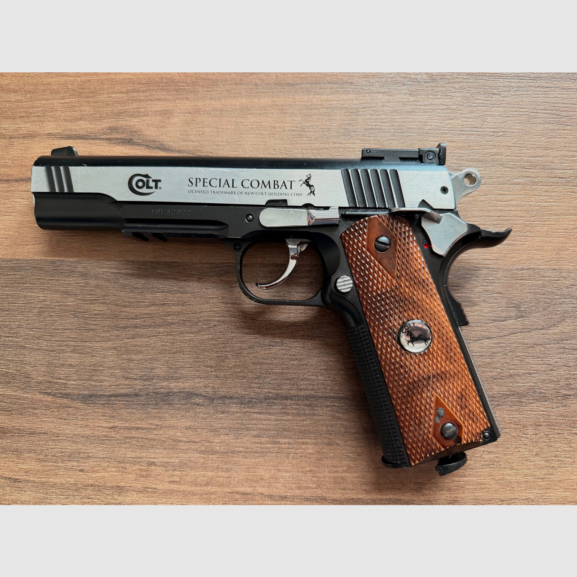 CO₂ pistol Colt Special Combat 1911 cal. 4.5 mm BB