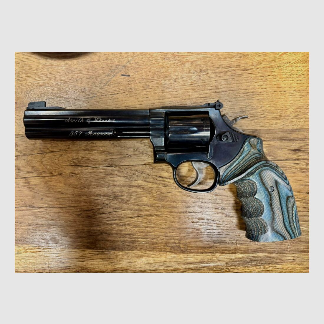 Smith & Wesson 586 Target Champion, image 2 of 3