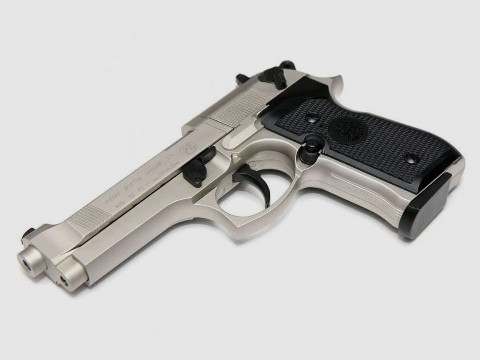 Pistolet Beretta 92 CO/2, niklowany/plastik 5" kal. 4,5mm