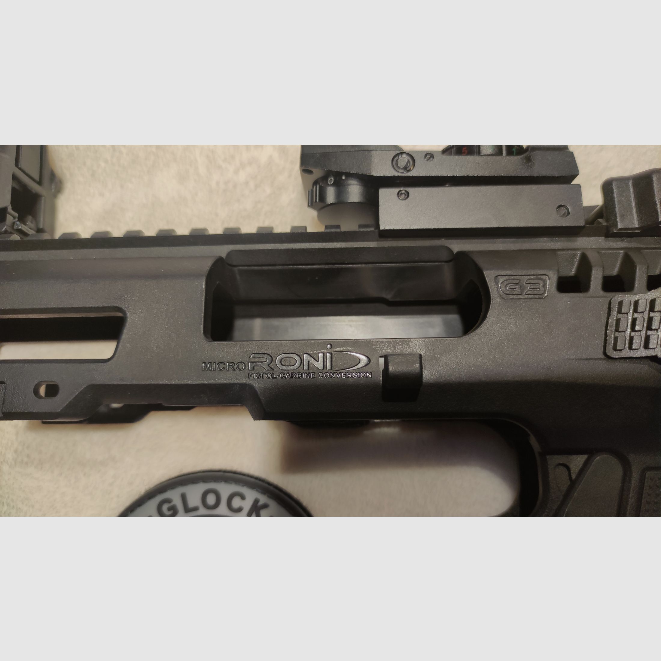 Glock 17 Gen5 with accessories (like new)