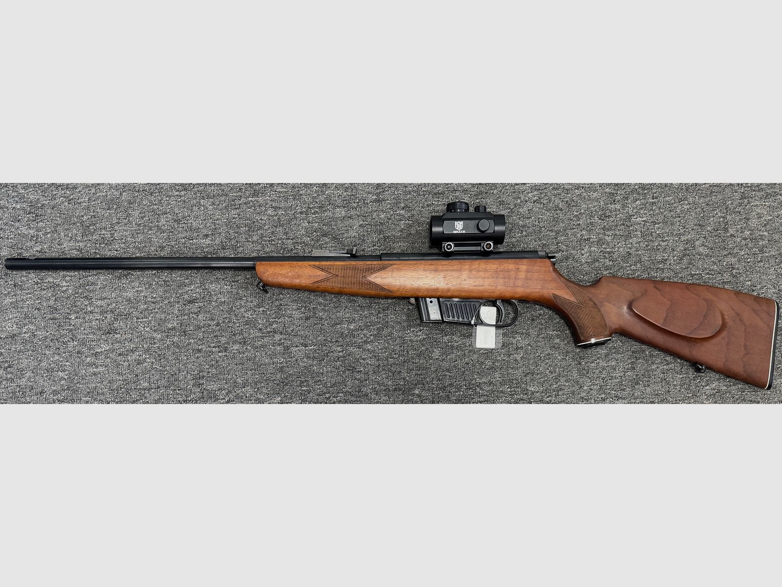 Wischo .22 LR Auto with red dot