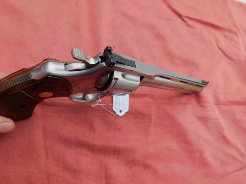 Colt Python stainless mit 6 " Lauf Kal. 357 Mag. top Zustand!