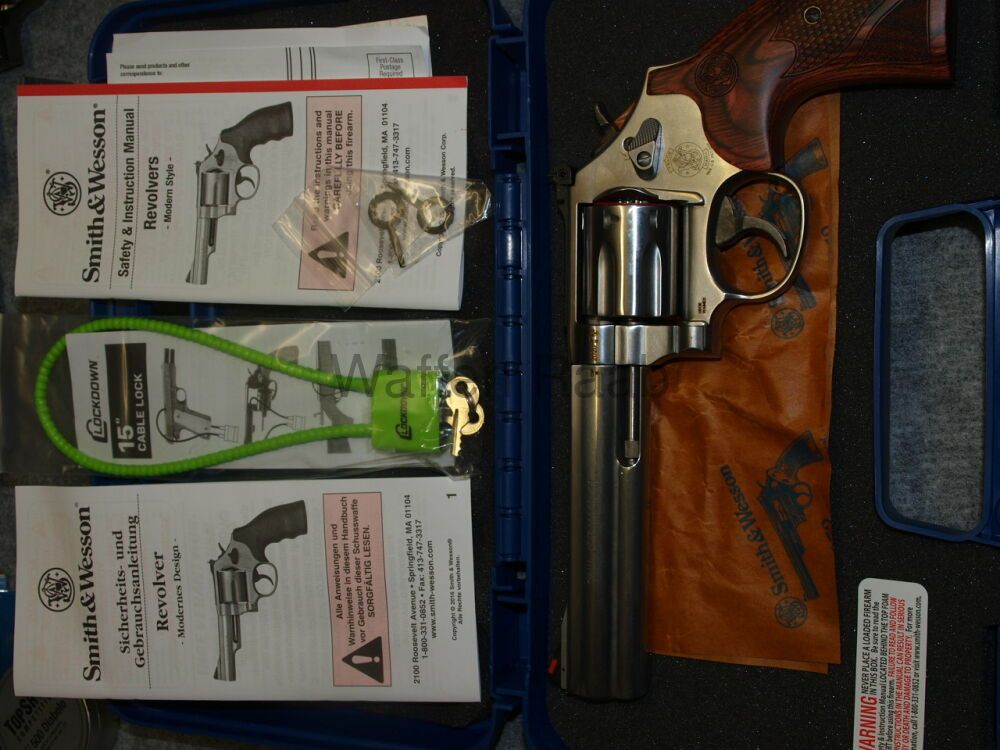 Smith & Wesson	 S&W  686 Plus DELUXE