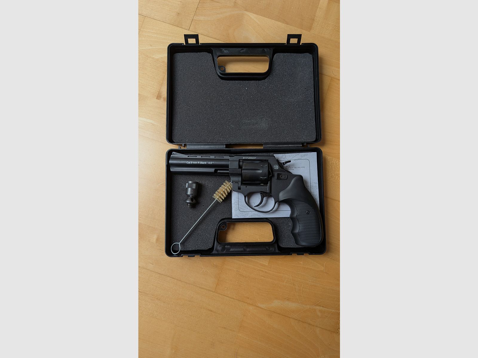 Zoraki R1 4,5" Schreckschuss Revolver mit Abschussbecher