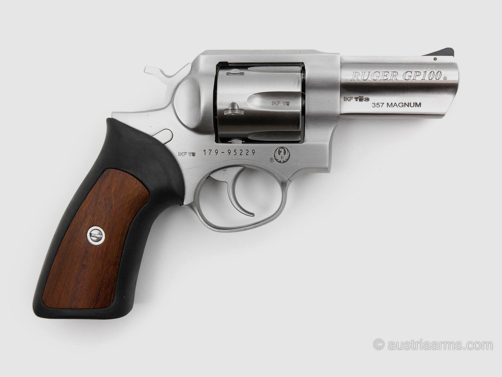 Ruger GP100 avec canon de 3,2 pouces, arme d'occasion en excellent état, .357 Magnum, image 2 sur 5