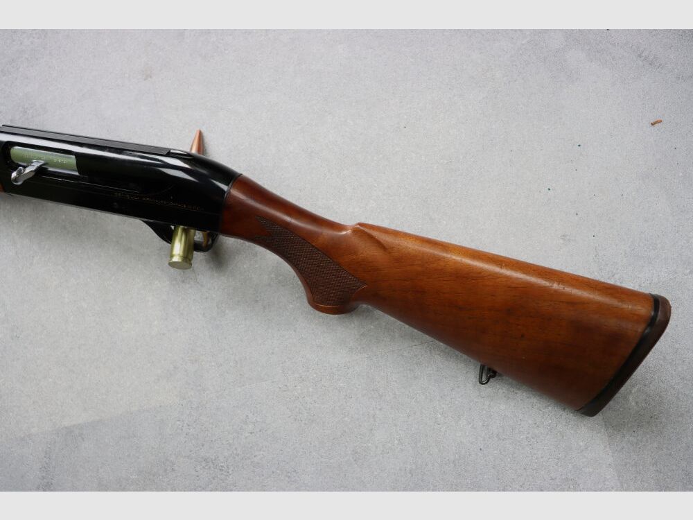 halbautomatische Flinte Benelli Manchino mit Reddot Manchino Auswurf Links