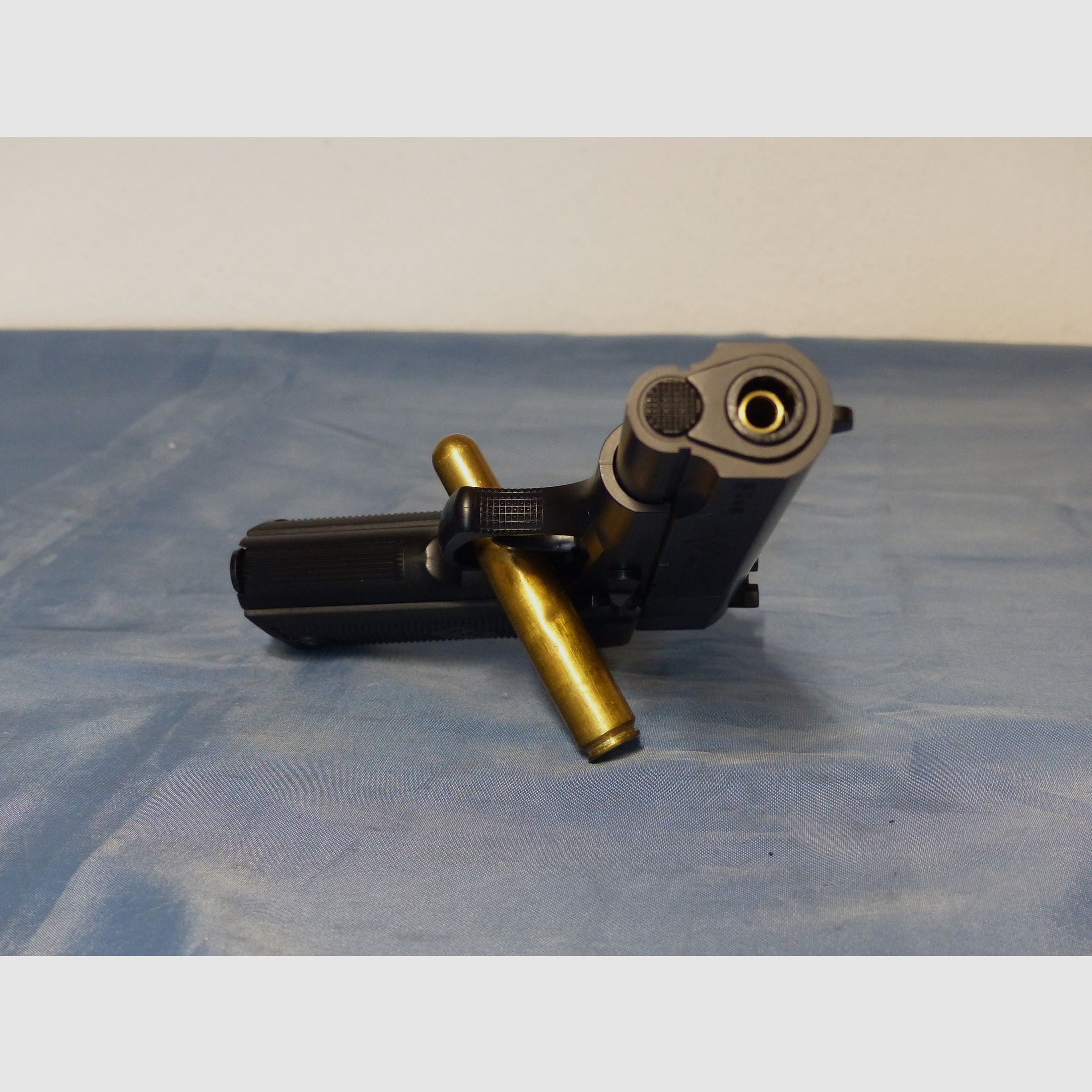 Colt Black Hop Up Type van KWC Soft Air Double Eagle Kal. 5,5mm