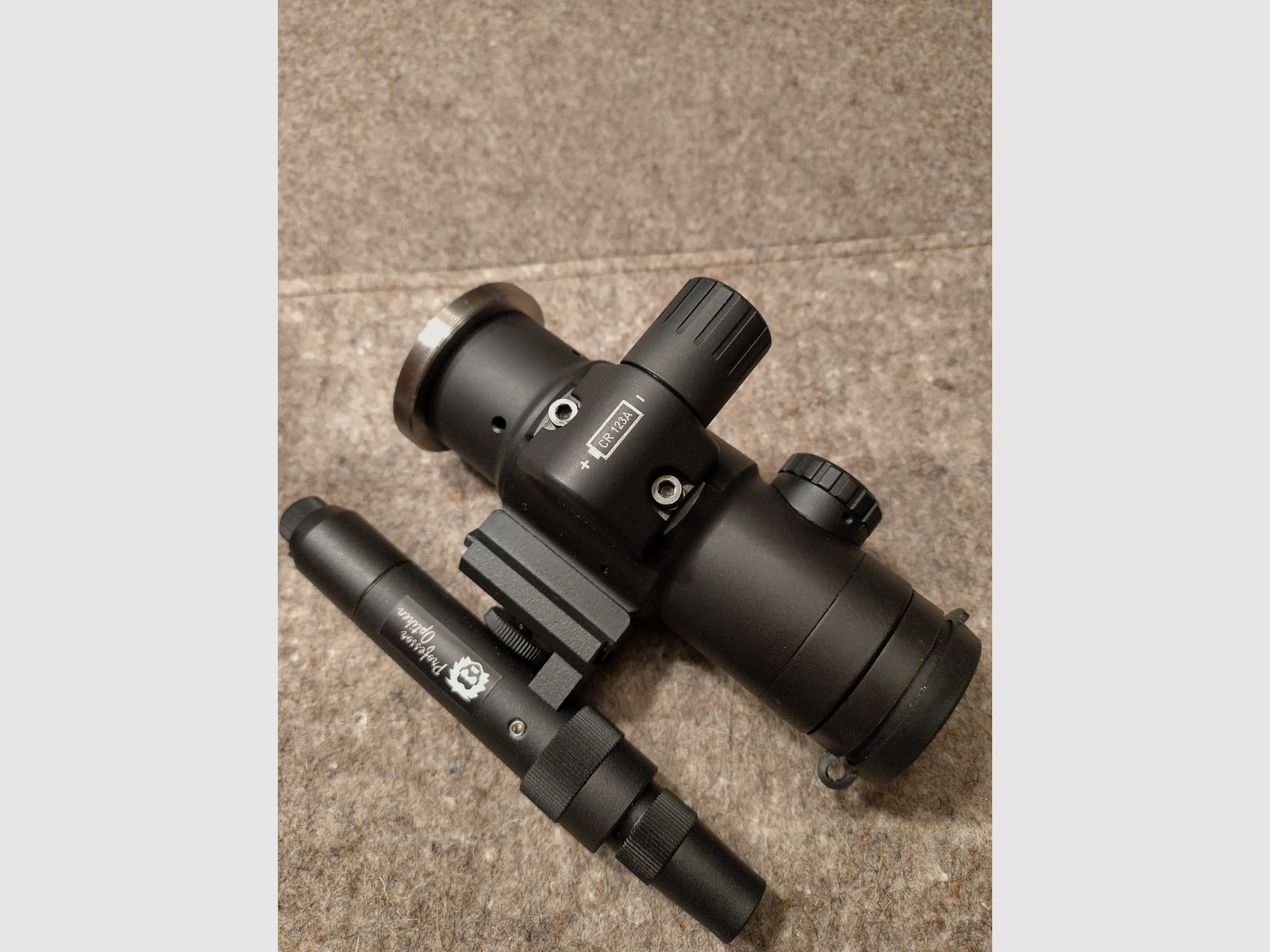 Night vision attachment Hunsrück NSG 45 with Hunsrück IR 850 and adapter ring M33.5x0.75mm to M52x0.75mm. Absolutely as new, no use!!!