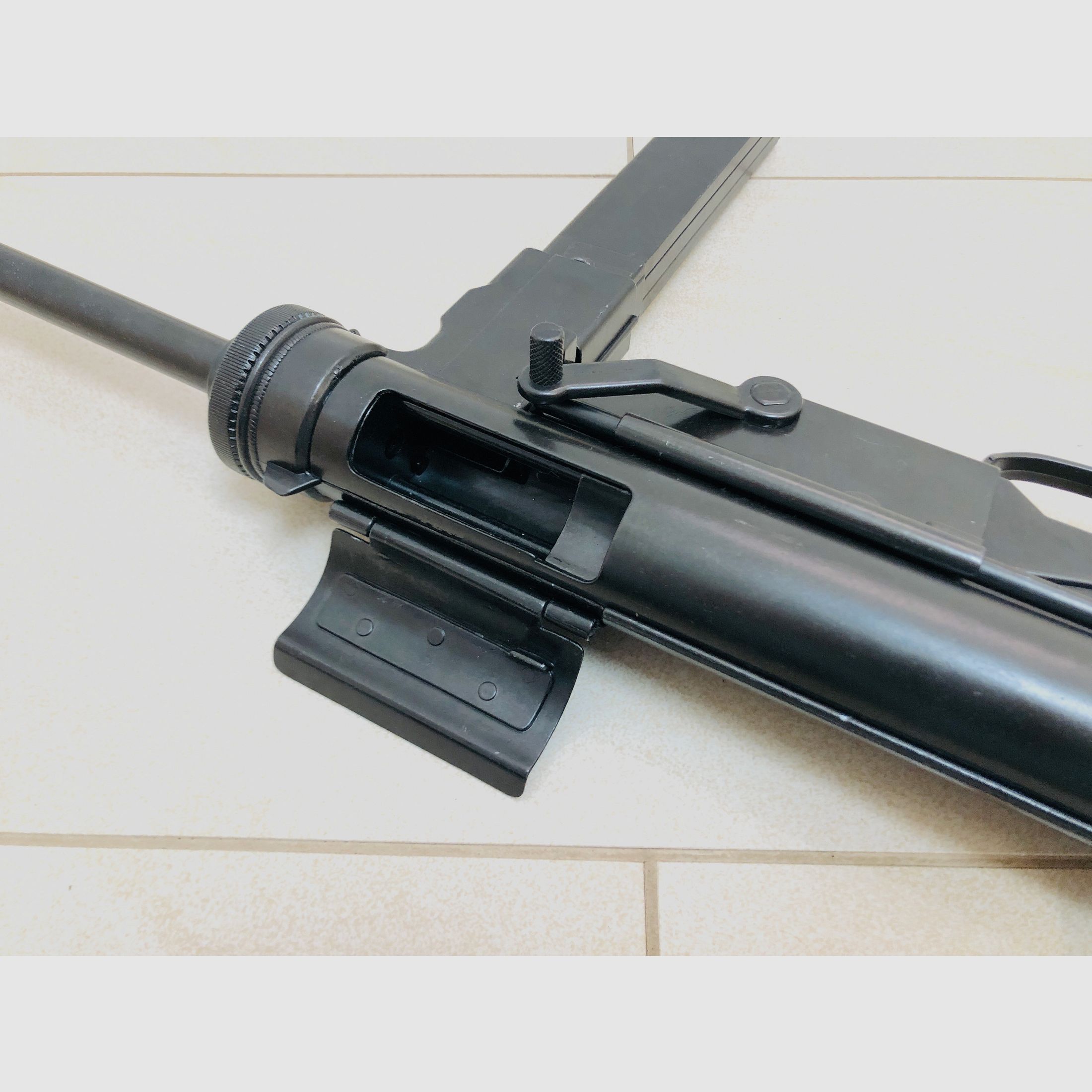 ••• Dekowaffe / Modellwaffe US Maschinenpistole M3 / Greasegun / NEU + OVP •••