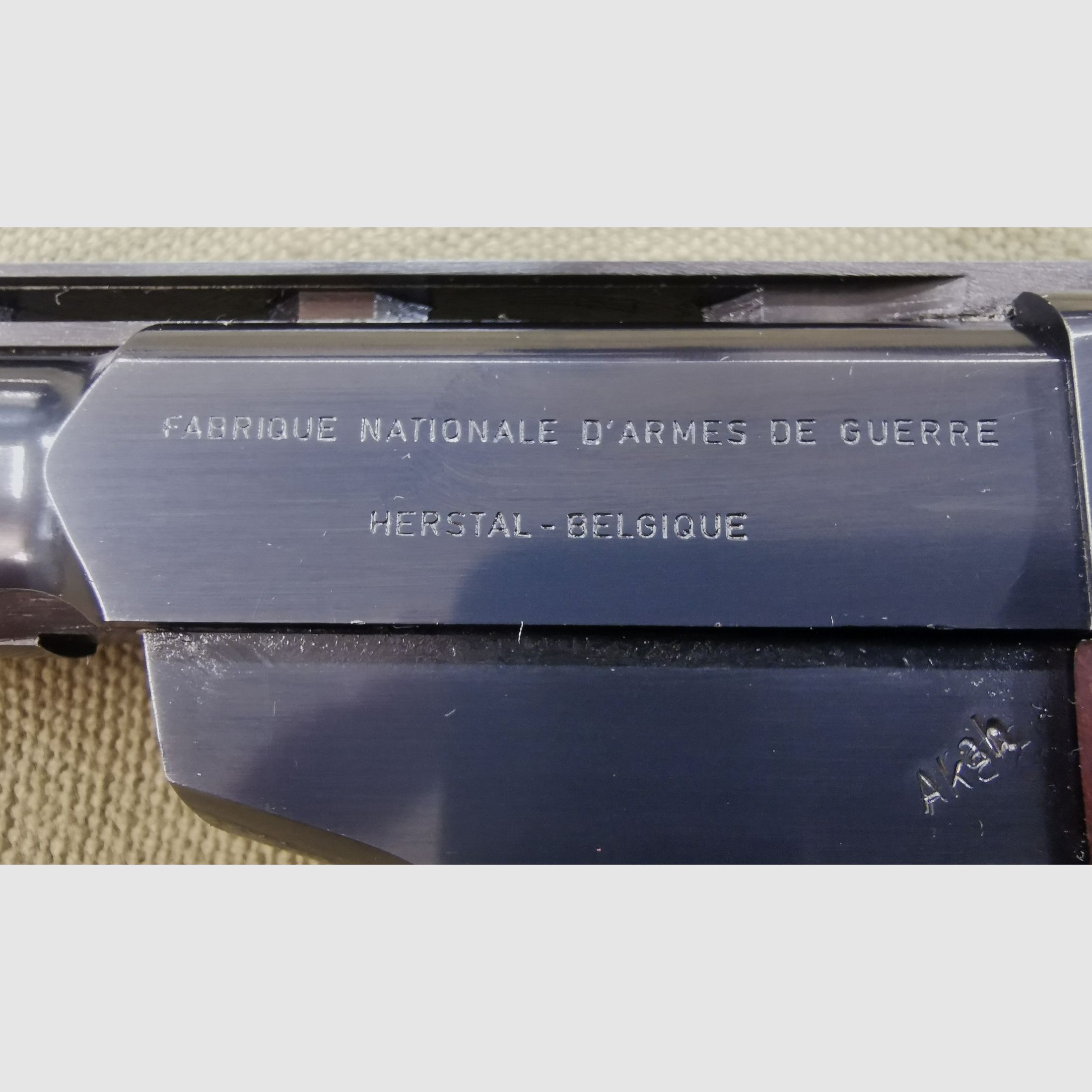 Pistolet semi-automatique FN calibre .22lr