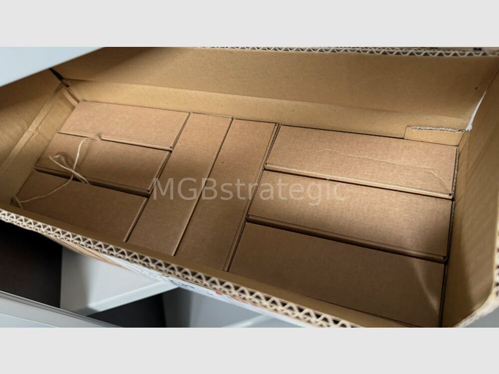 Cartucce 7,62 x 39 Surplus - SM 600 colpi - Paese di origine Bulgaria, involucro in acciaio verniciato Berdan, proiettile 8,0 gr. nucleo morbido, confezionato in 75/600 cartucce in UN BOX con CIP