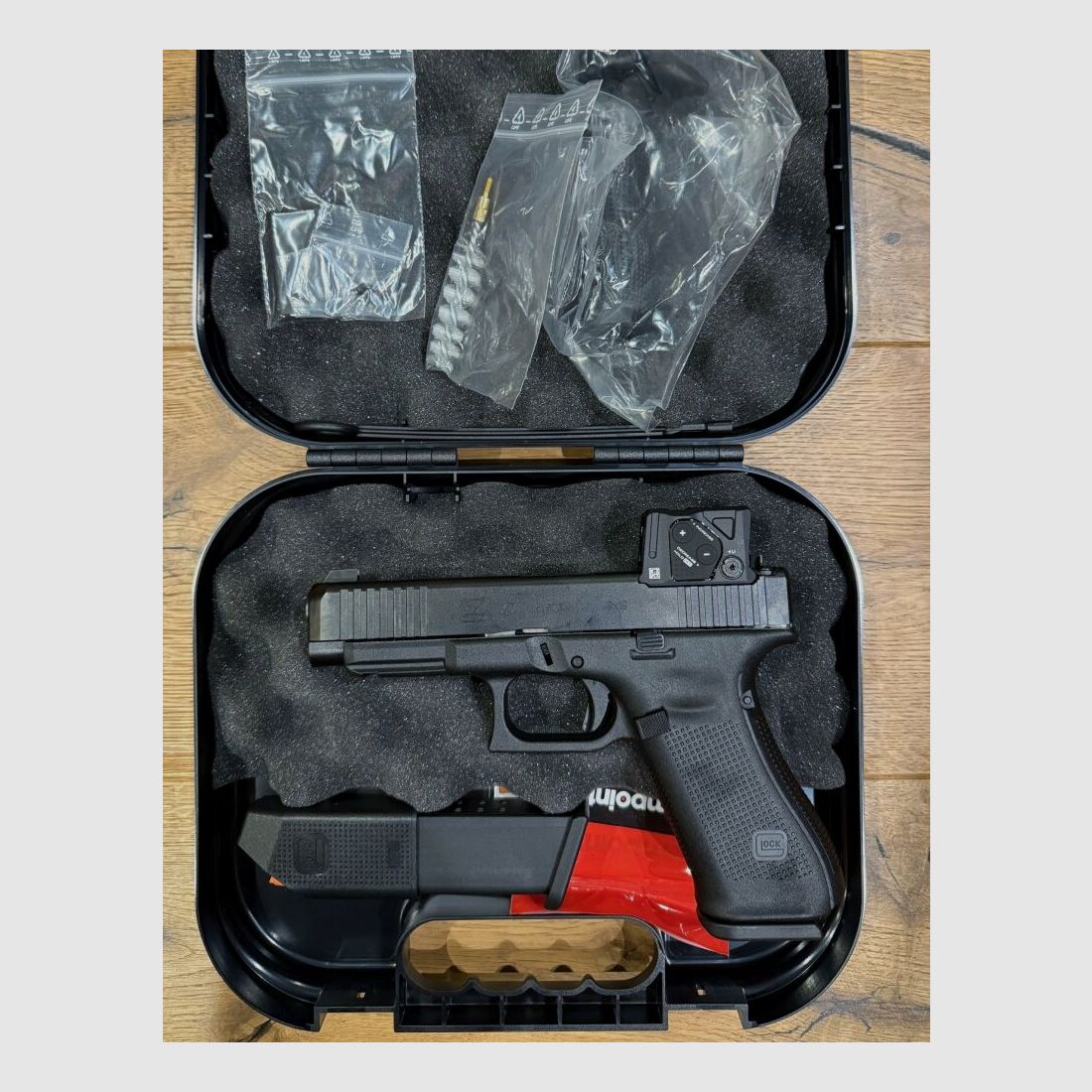 Glock pistol 47 Gen5 MOS/FS A-CUT™ combo with Aimpoint COA