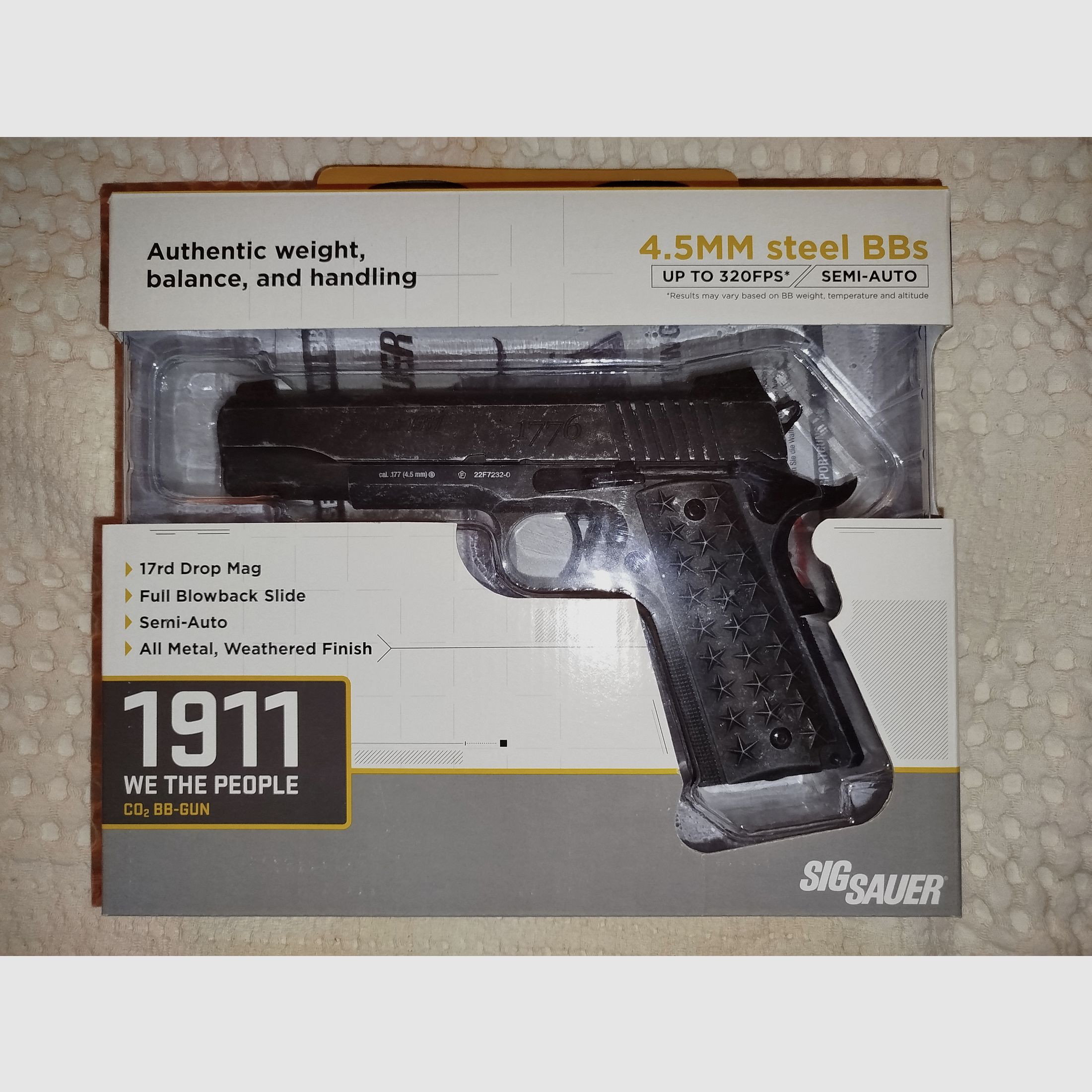 Sig Sauer 1911 WTP + 24 CO2 capsules + pellet trap + 90 targets + 2940 BBs