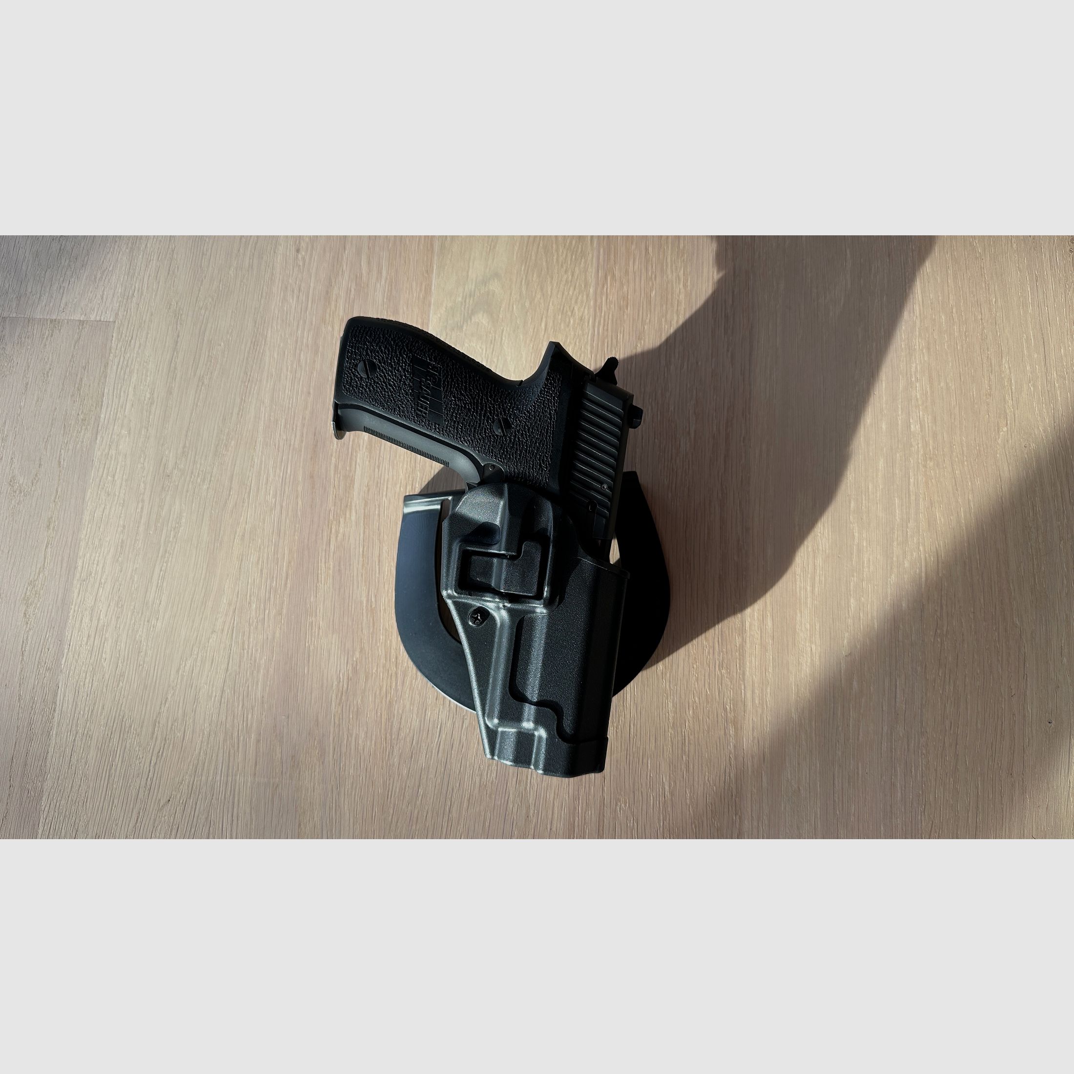 Sig Sauer P226 Mk25 9mm mit Holster