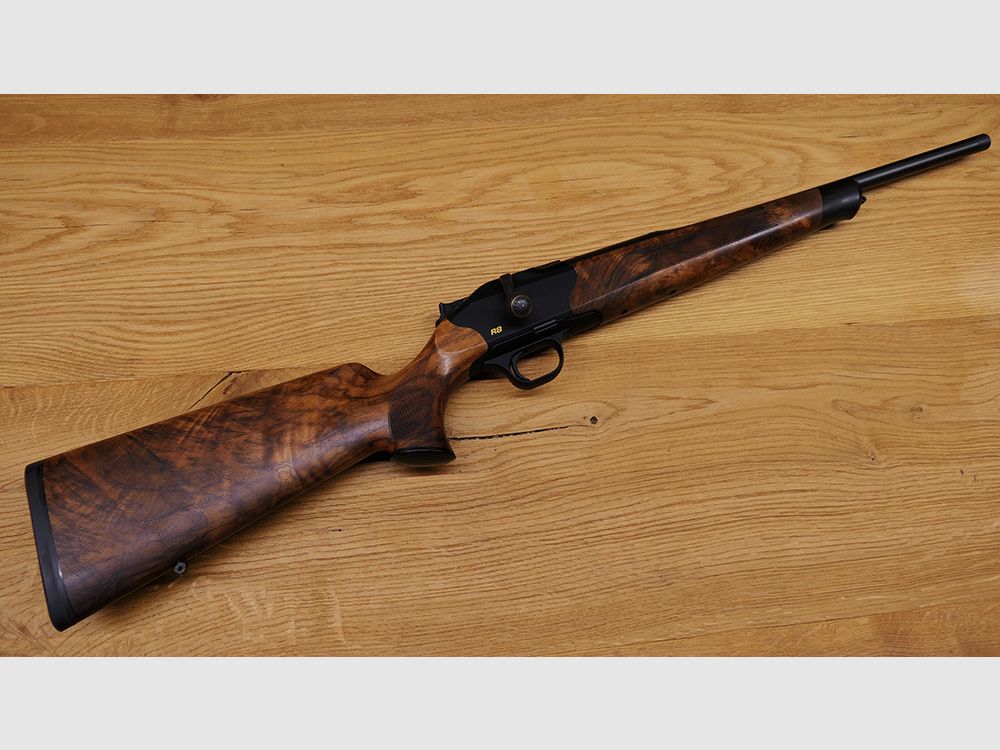 Blaser R8 wood class 7 / steel ball knurled with gold line / caliber and barrel length of choice