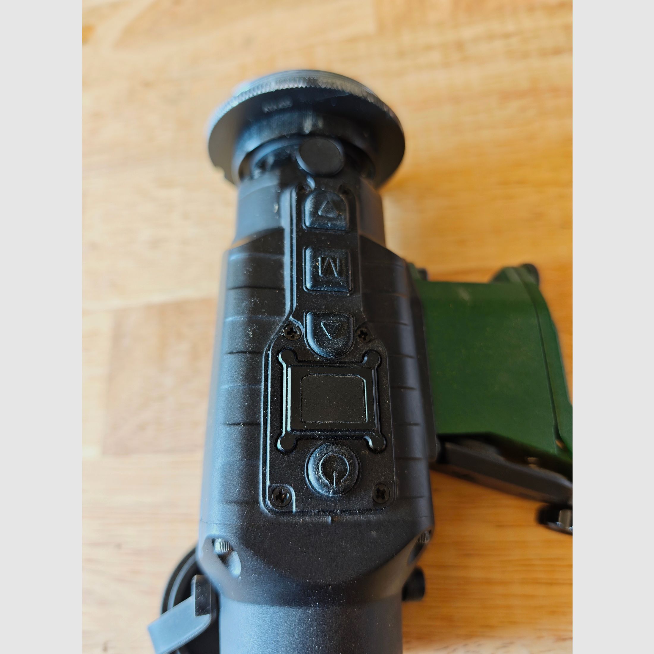 Lahoux Clip 35