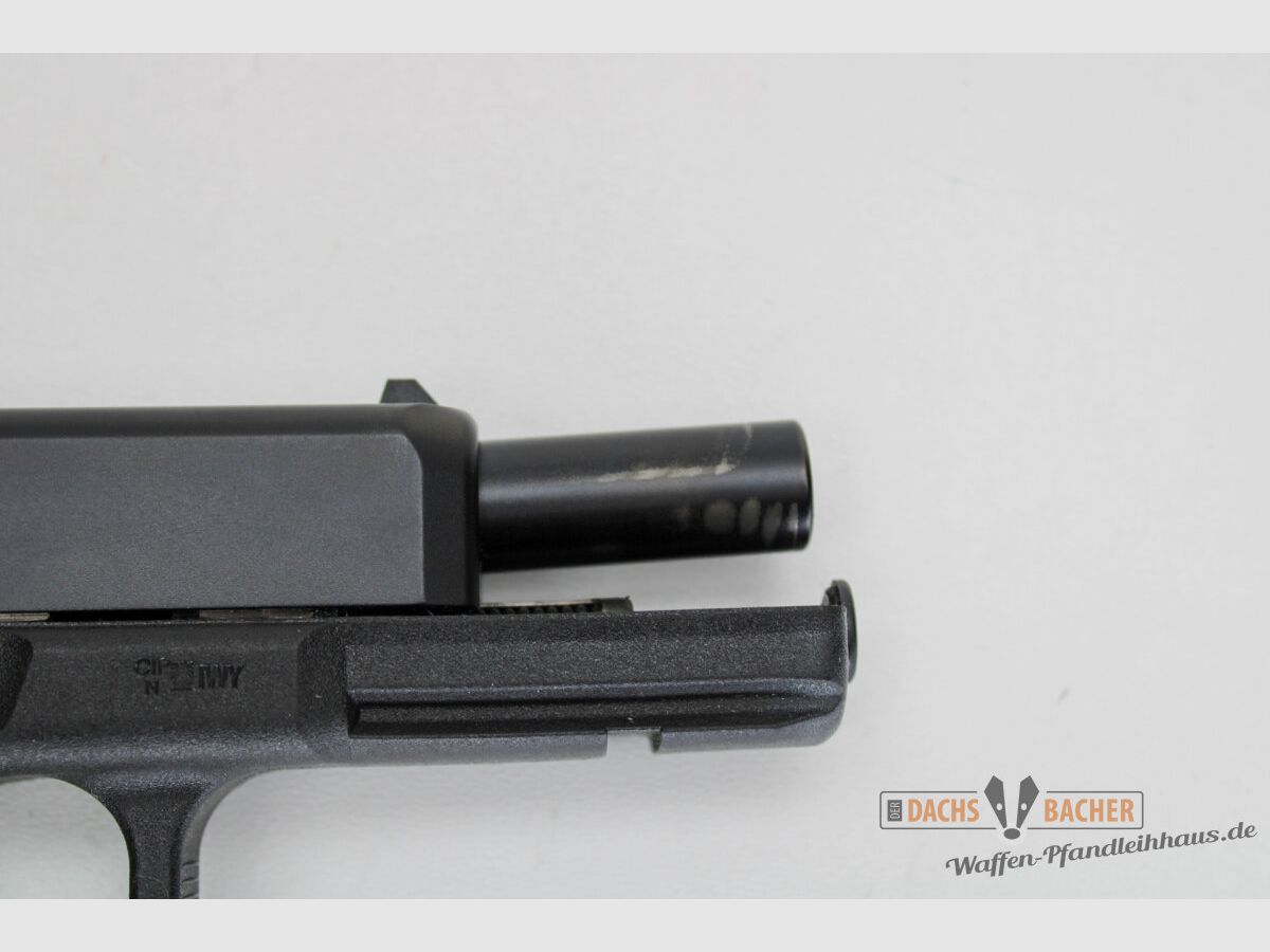 Pistole Glock 17 GEN 5 Kal 9 Para mit 4 Magazinen und Tasche