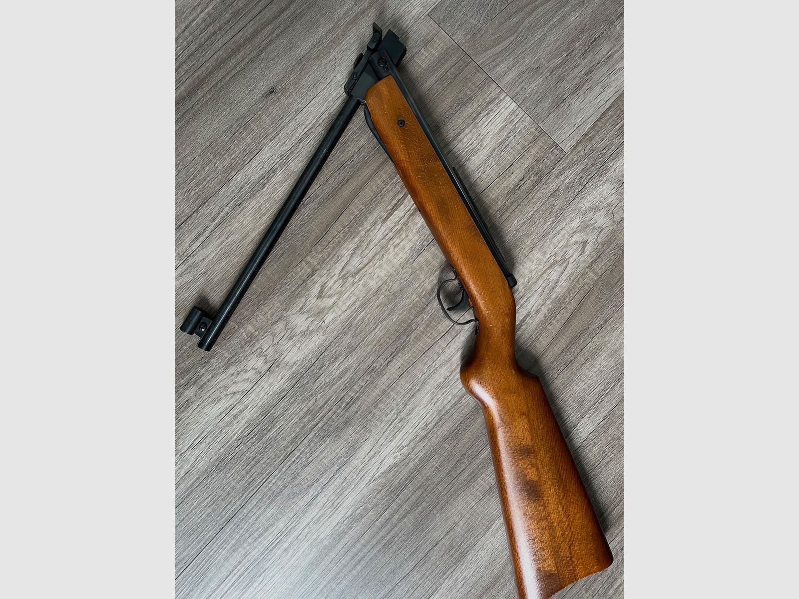 Breech-loading air rifle van het merk Diana