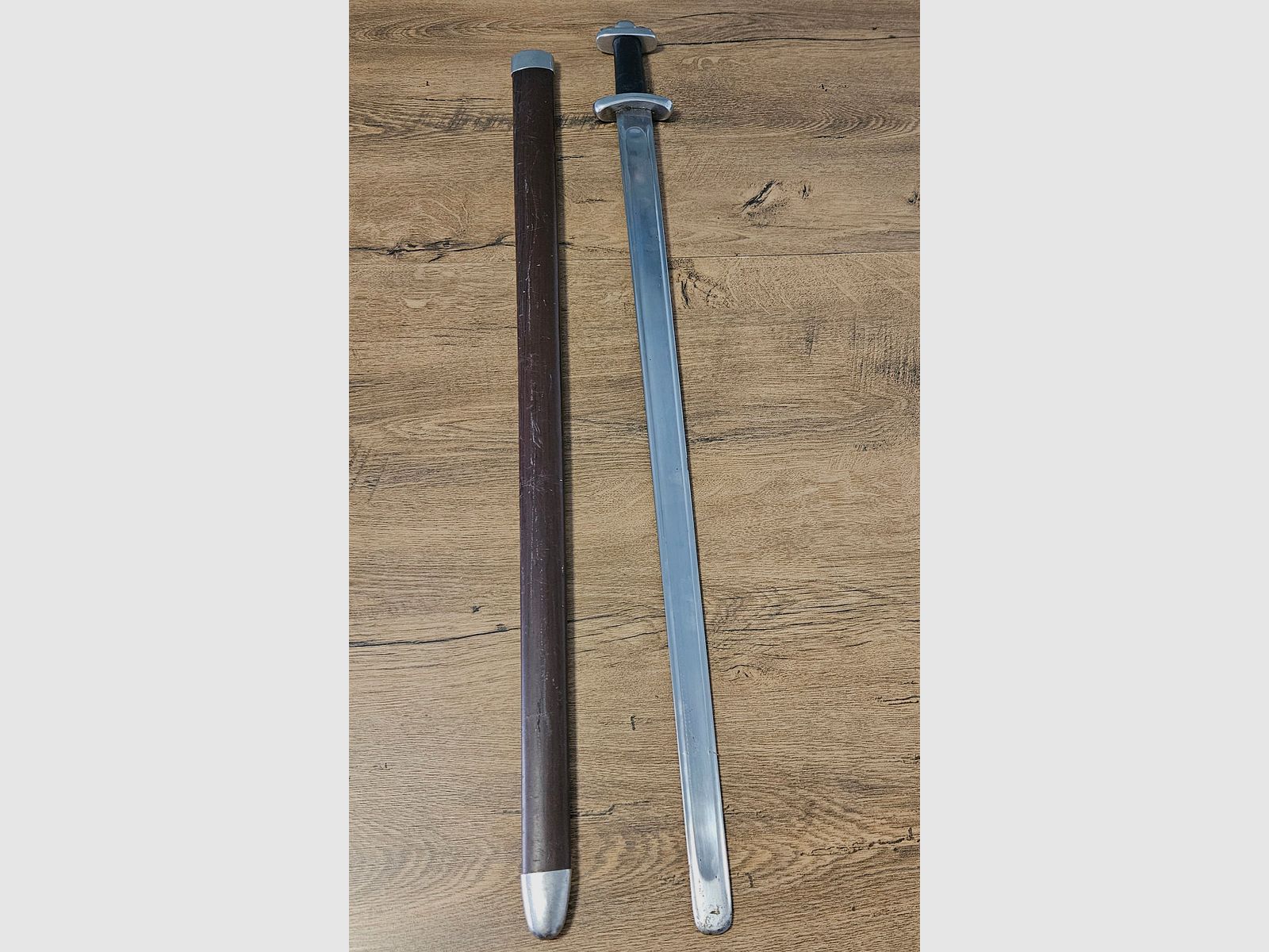 Épée médiévale (adaptée au combat de spectacle) incl. fourreau