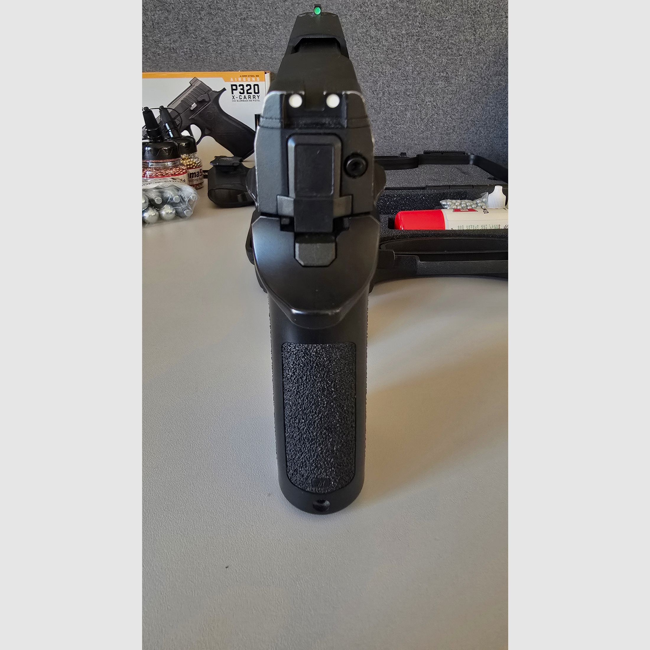 Sig Sauer zestaw - 4,5mm CO2 Sig Sauer P320 X Carry & P365 oraz akcesoria