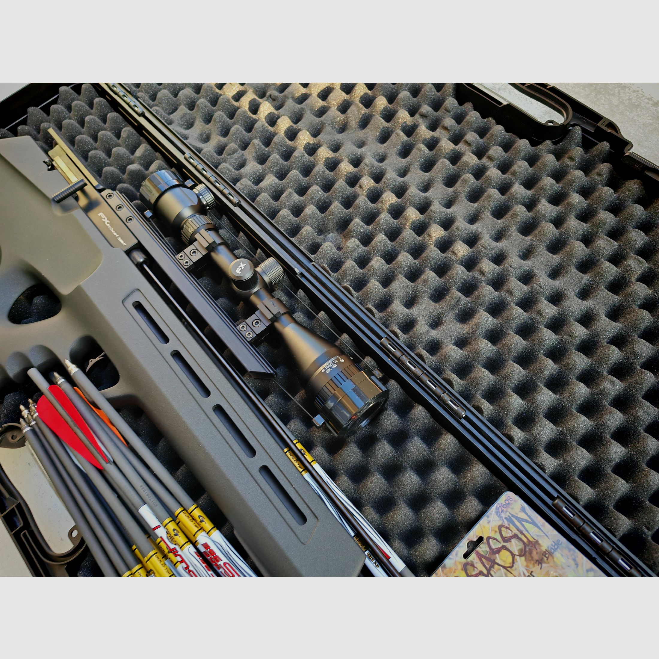 FX Bobcat MK2 Arrow avec lunette de visée et pompe à air FX, arme à air comprimé, arbalète.