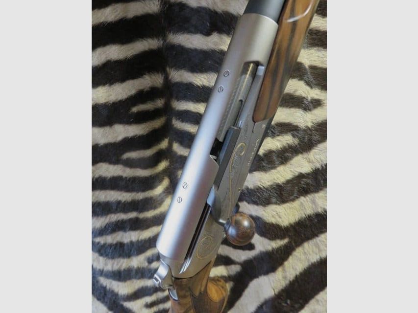BROWNING Maral 4X Ultimate Bavarian grade 4 .300wm Repetierbüchse 61cm fluted mit Gewinde – Waffenkoffer, Bild 7 von 12