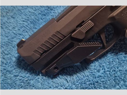 MUNITEX Thump-Rest Auflage / Daumenauflage für Pistolen mit Picatinny-Schiene