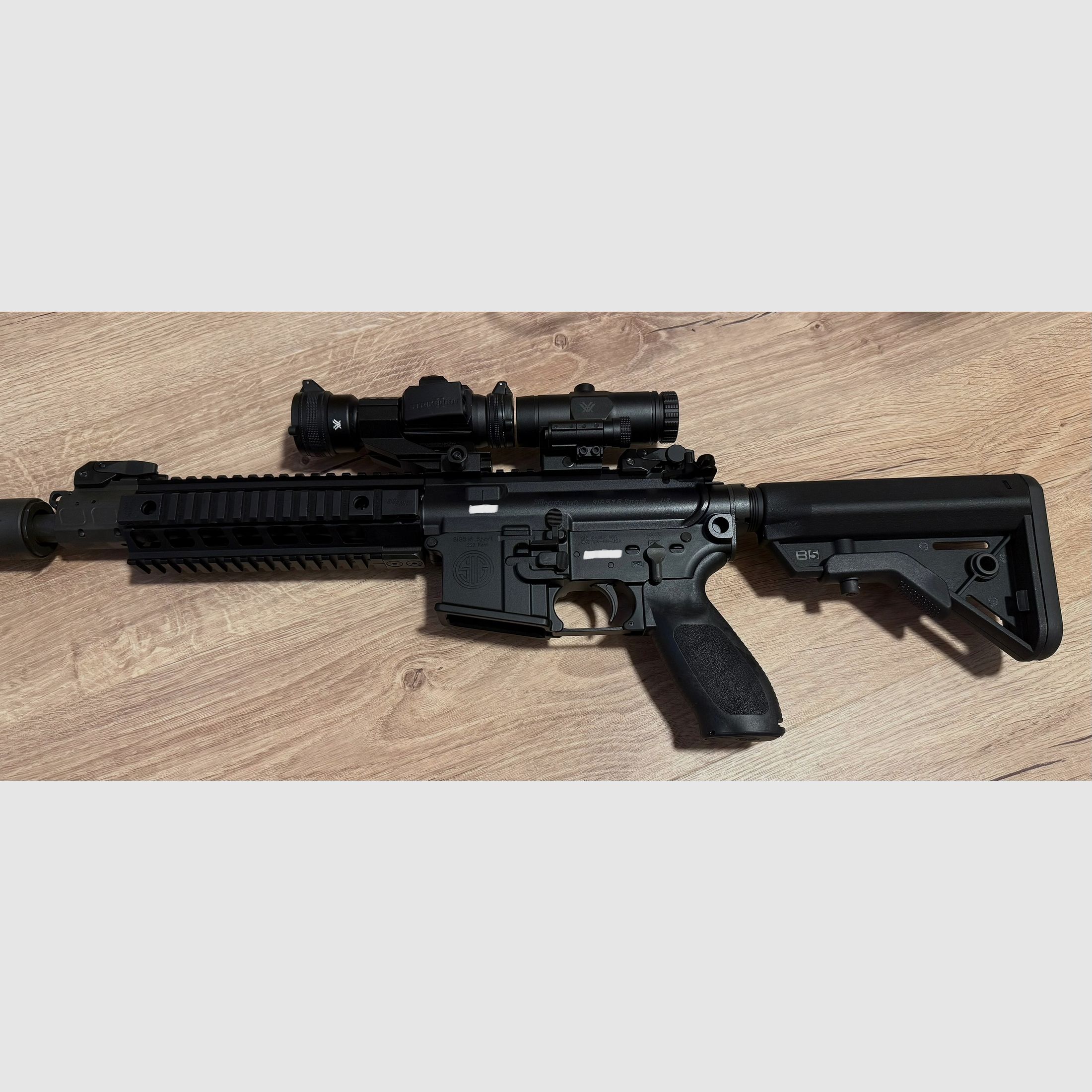Sig 516 CQB 10,5“ mit Vortex VMX-3T sowie Strikefire Il und Ase SD
