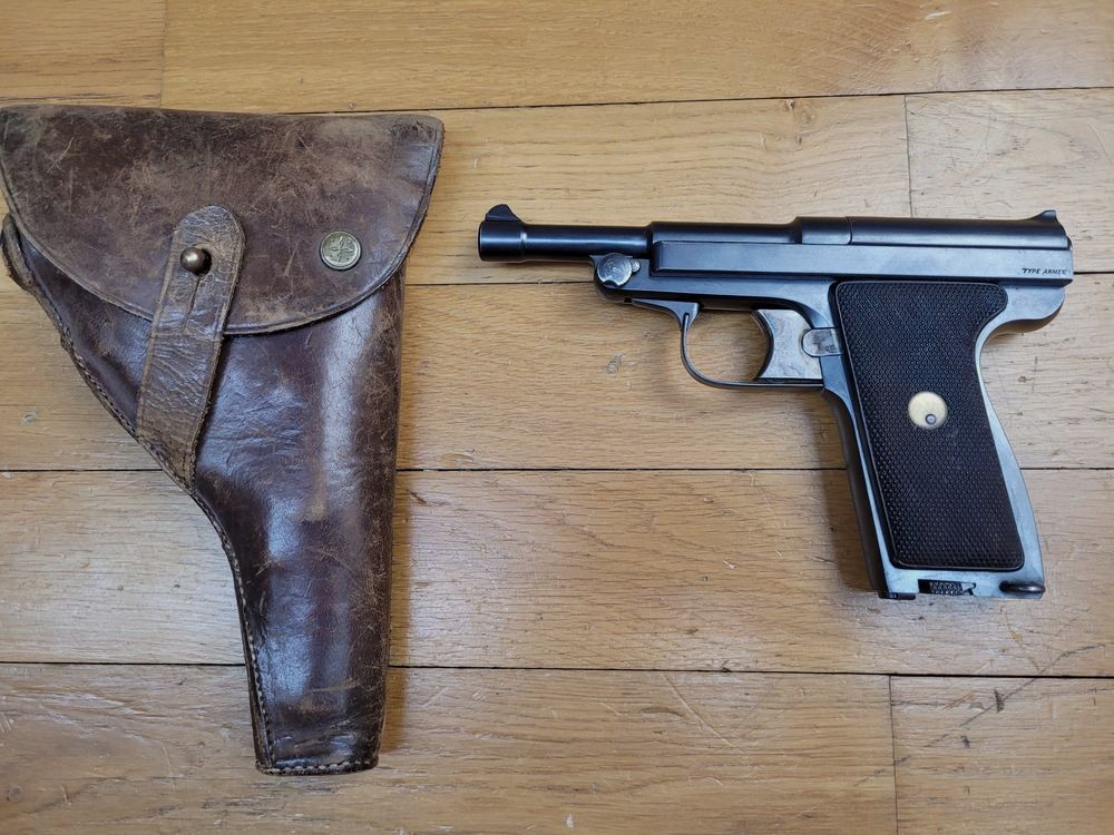 Martial und sehr seltener Pistol Le Français Typ Armee des ersten Typs – Weniger als 600 produzierte Waffen – Kal. 9 Browning Long – Art Déco Perle – Bemerkenswerte Ausführungen – Originale, steife Brünierung – Perfekte Griffschalen – Spiegelkanal – Sehr angenehmer Abzug – Ein echtes französisches Parabellum – Museumszustand!, Bild 1 von 26