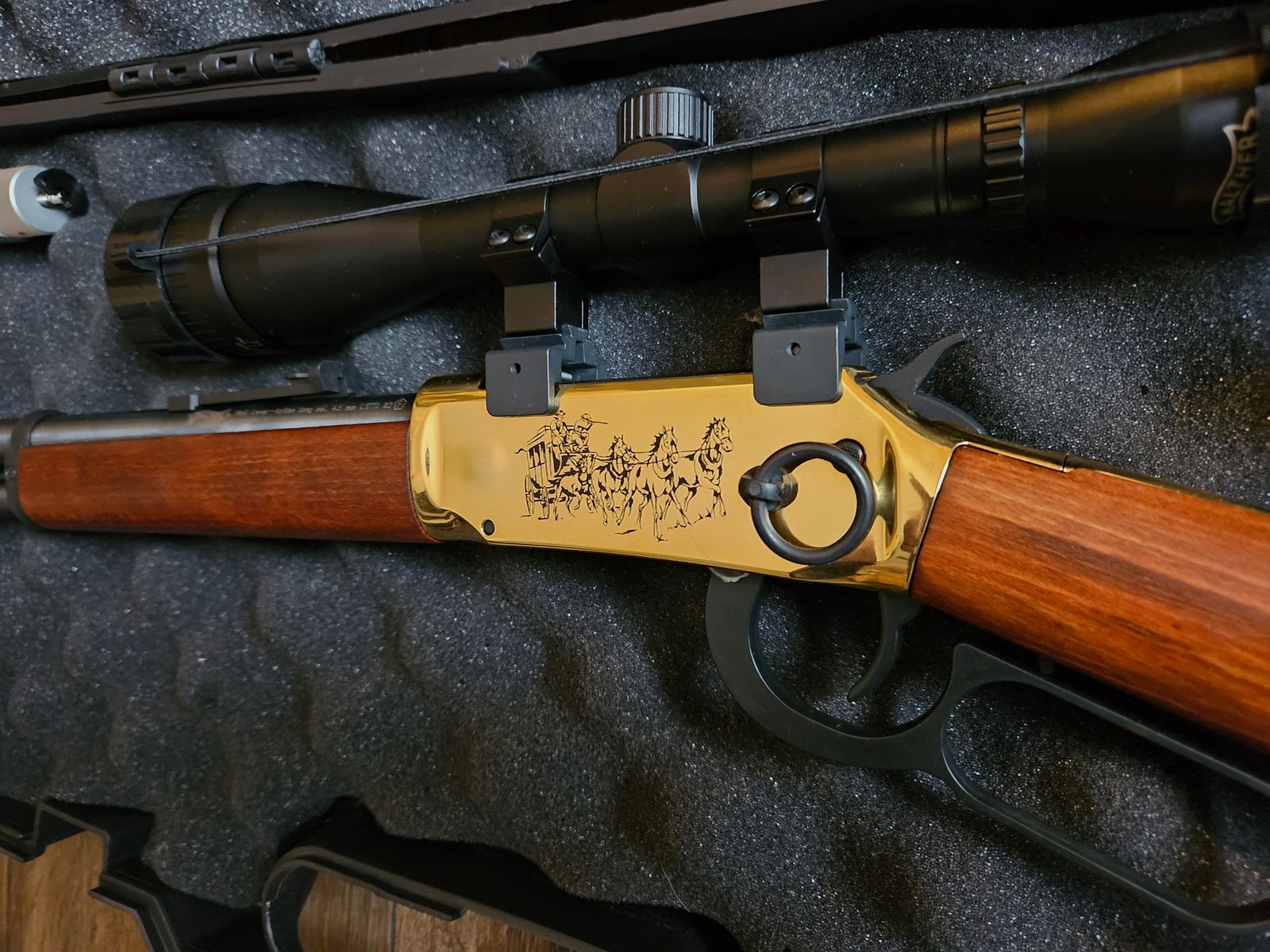 Walther Lever Action Long Wells Fargo 4 5mm CO2-GEWEHR. Come nuovo.