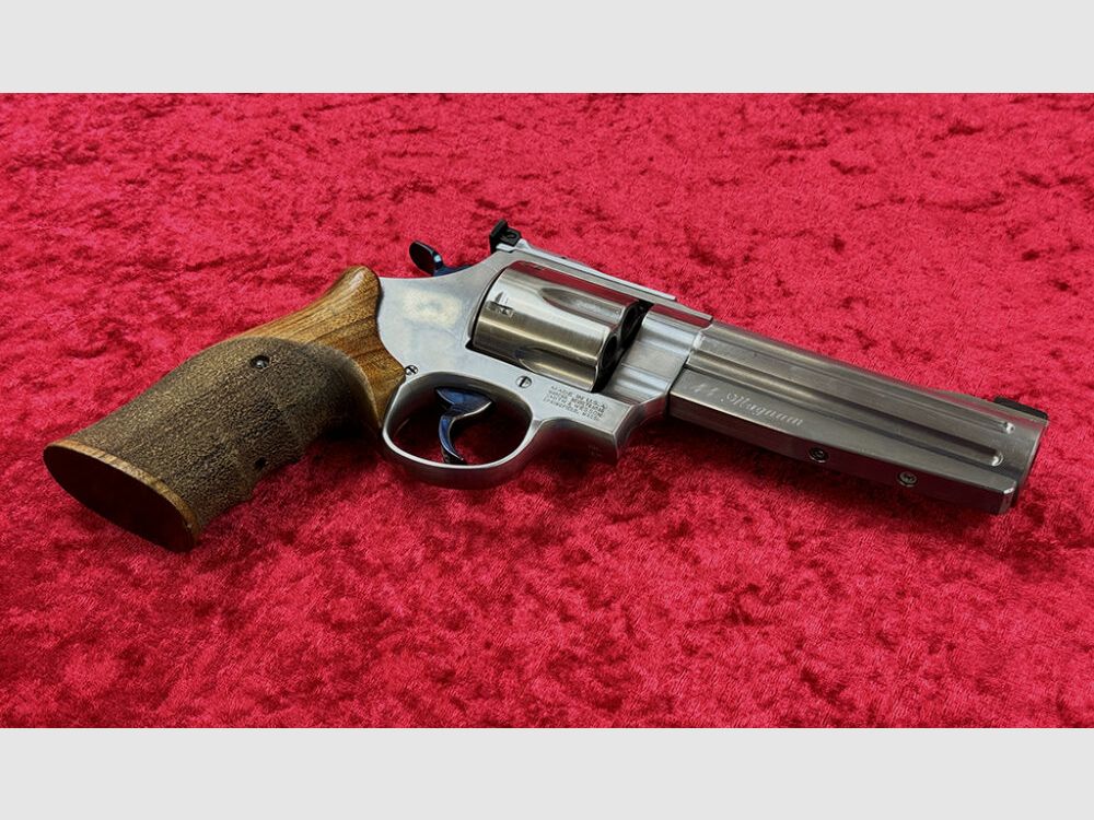 Smith & Wesson 629-5 Custom-Gun-Shop