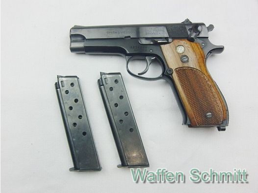 Pistole Smith&Wesson Mod.39-2, Kaliber 9mm Luger mit Redervemagazin.Guter Zustand!!!