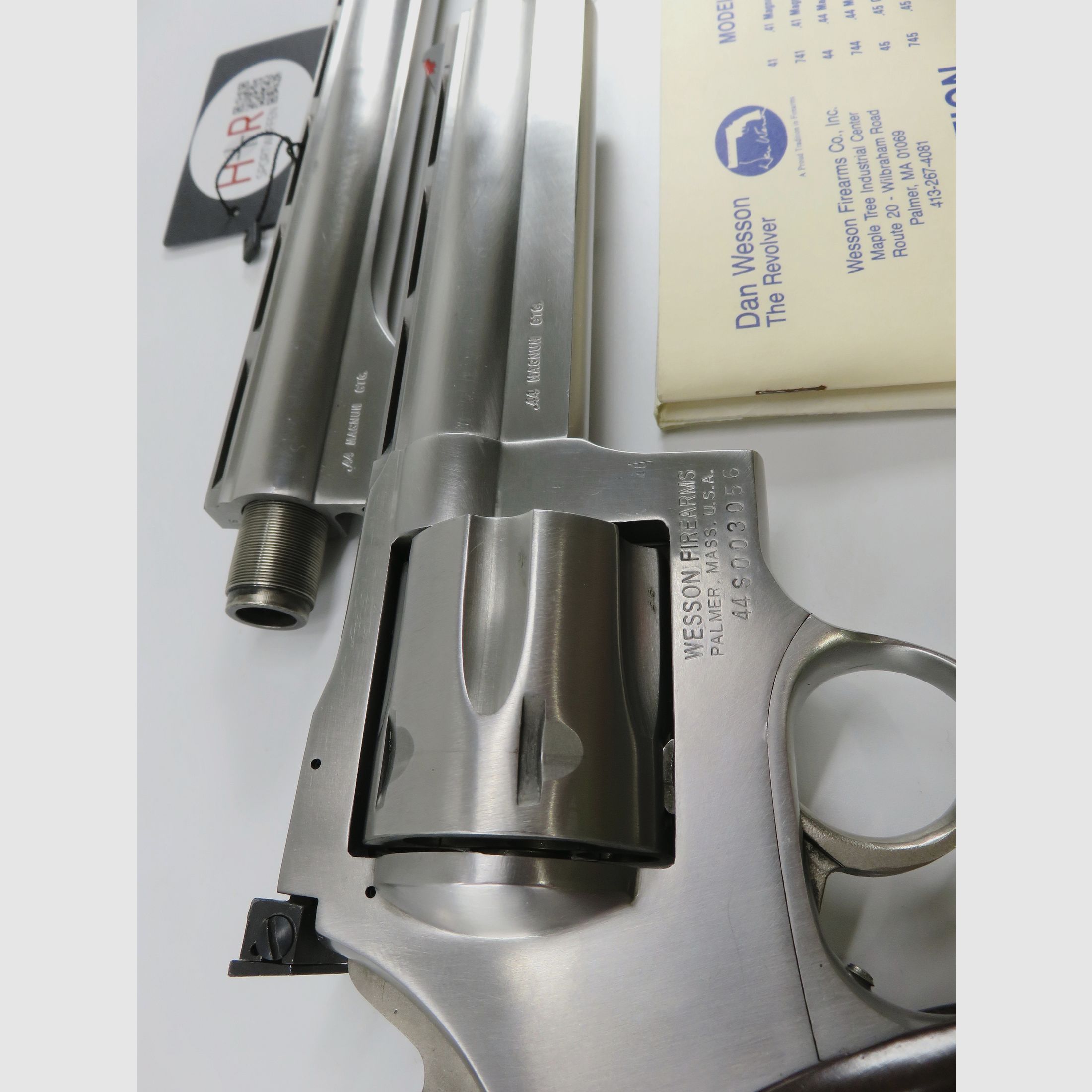 Revolver Dan Wesson Model 44, 6 Zoll UND 10 Zoll Austauschläufe, Kaliber .44 Magnum, Stainless, Target-Ausführung, Top-Zustand