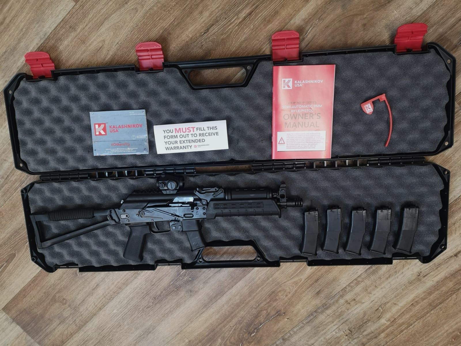 Kalaschnikov USA - KR-9 SBR Sport, carabine semi-automatique en calibre 9mm Luger, PCC, avec 6 chargeurs, mallette et certificat BKA, état d'origine - Limité