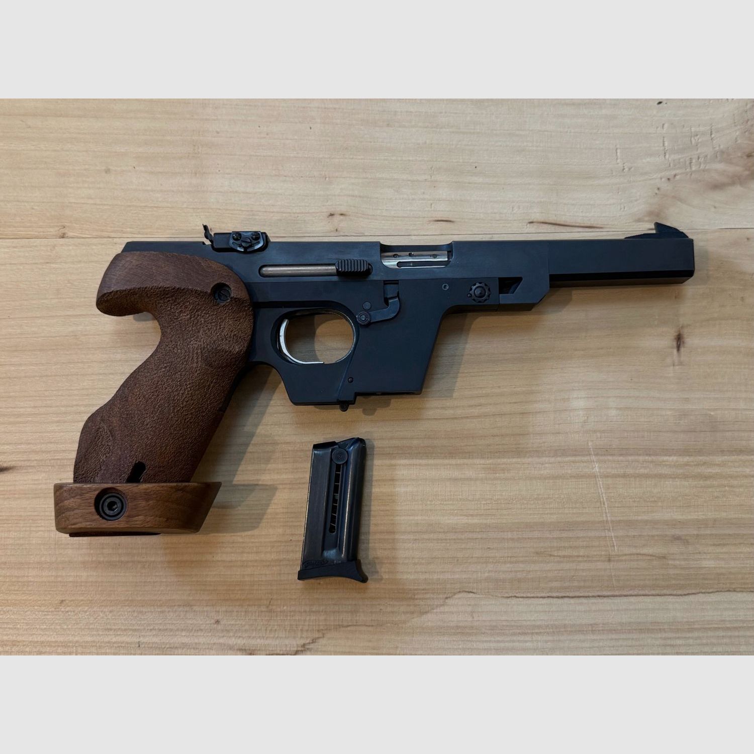 Walther sportpistool kaliber .22 l.r. met comfortabel handvat in topconditie