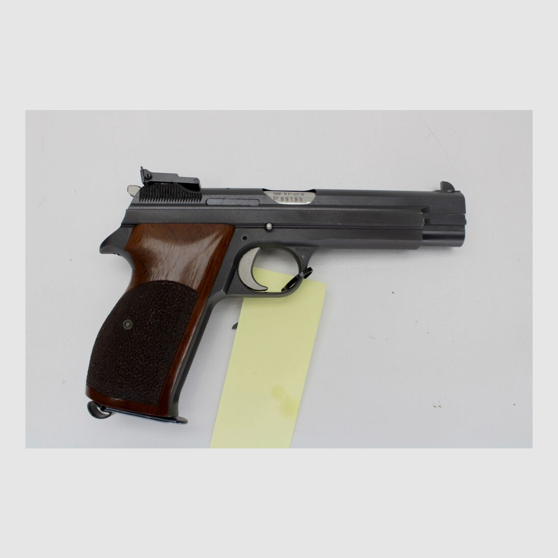 Pistole SIG P210-6 mit 2 Magazine 2 Griffschalen und Originalkarton 9mmLuger