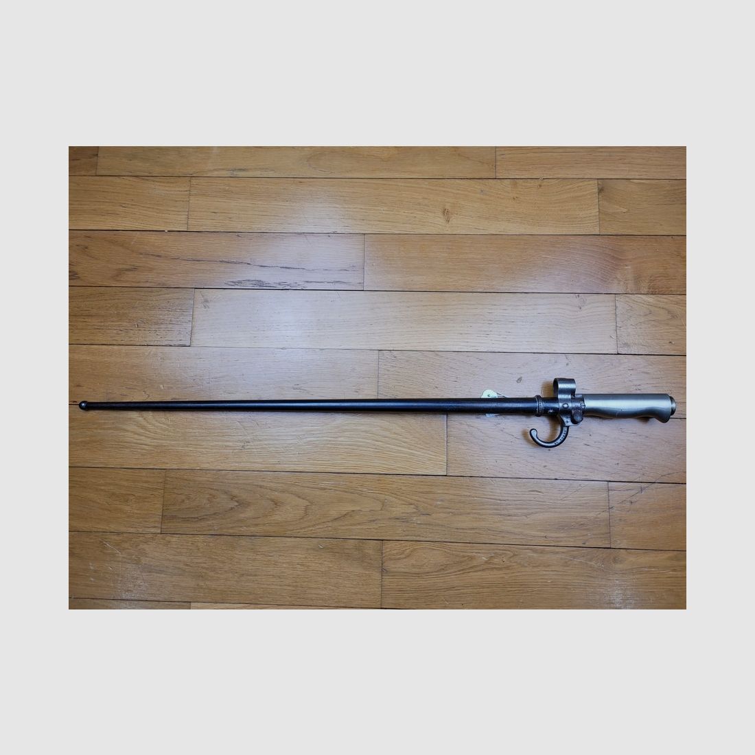 Französisches Bajonett 1886/93 mit Quillon – Lebel 1. Modell mit langem Schaft – Scheide & Waffe mit Nummer – Ausgezeichneter Zustand, Bild 9 von 15