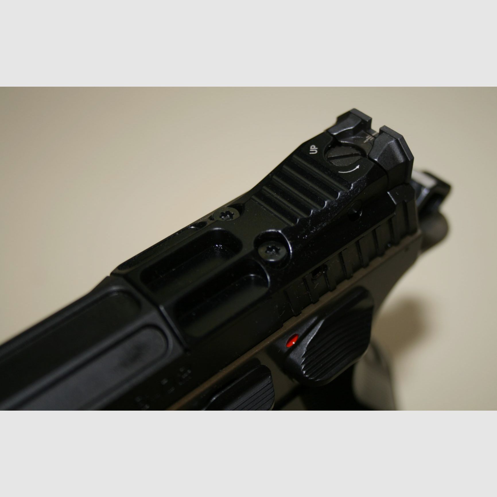 Pistole KMR S-02 Kaliber 22LR Gewinde und Optik bereit, Bild 9 von 12