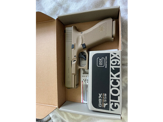 Glock 19X inkl. 6mm HK. Bio BB & Elite Force Green Gas 