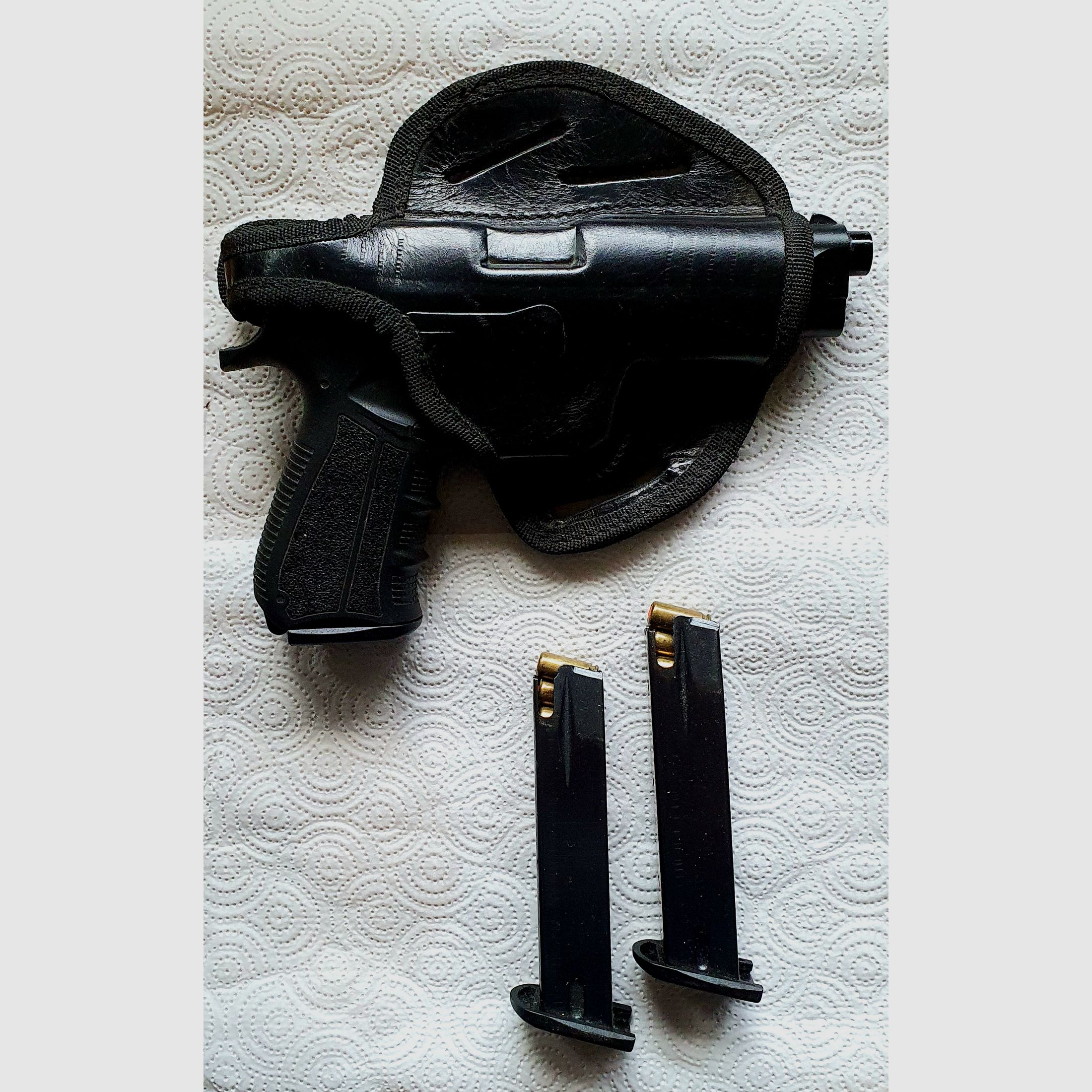 Zoraki 918  PTB Gas / Schreckschuß Pistole , 18 + 1 -schlüssig, 2 Zusatzmagazine+ Lederholster