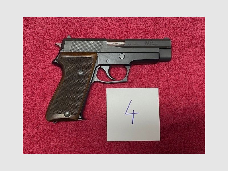 Auflösung meiner Sammlung: SIG Sauer P220 Kal. 9mm - sehr gepflegter Zustand